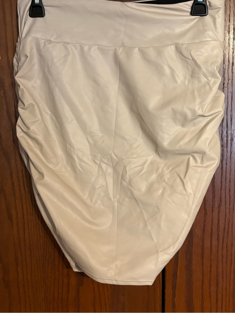HALARA Cream/Off-White Active Skirt Med
